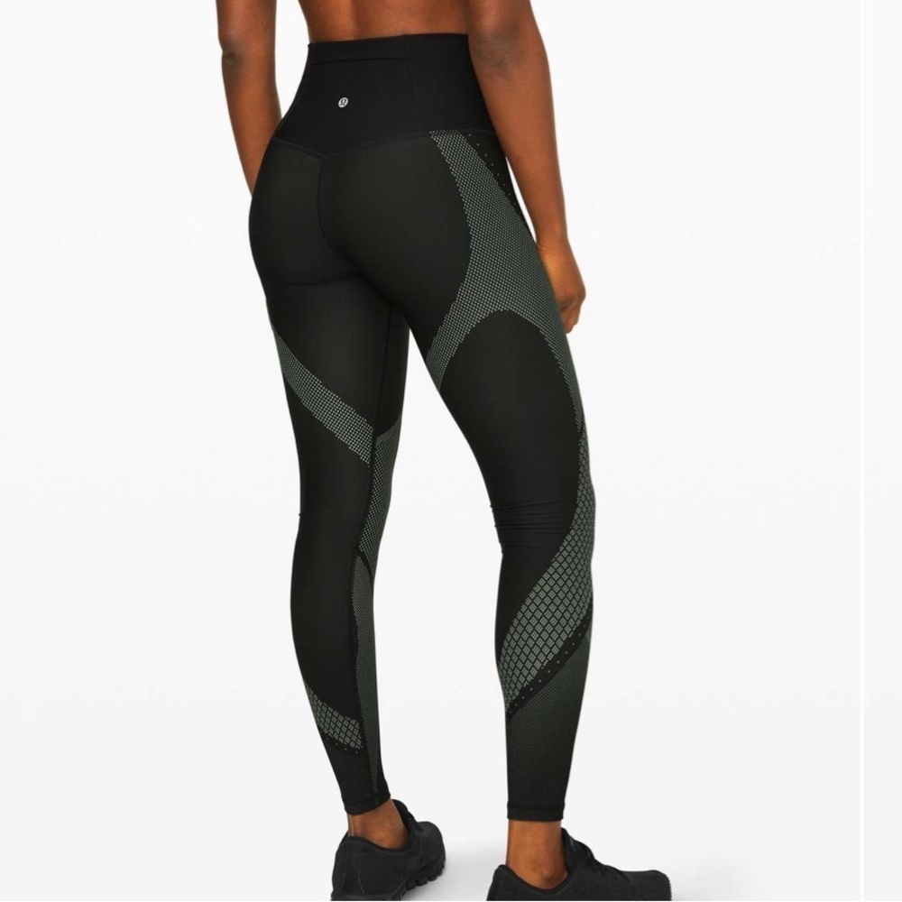 Lululemon Mapped Out High-Rise Tight 28" - Sz 6 - Picture 4 of 5